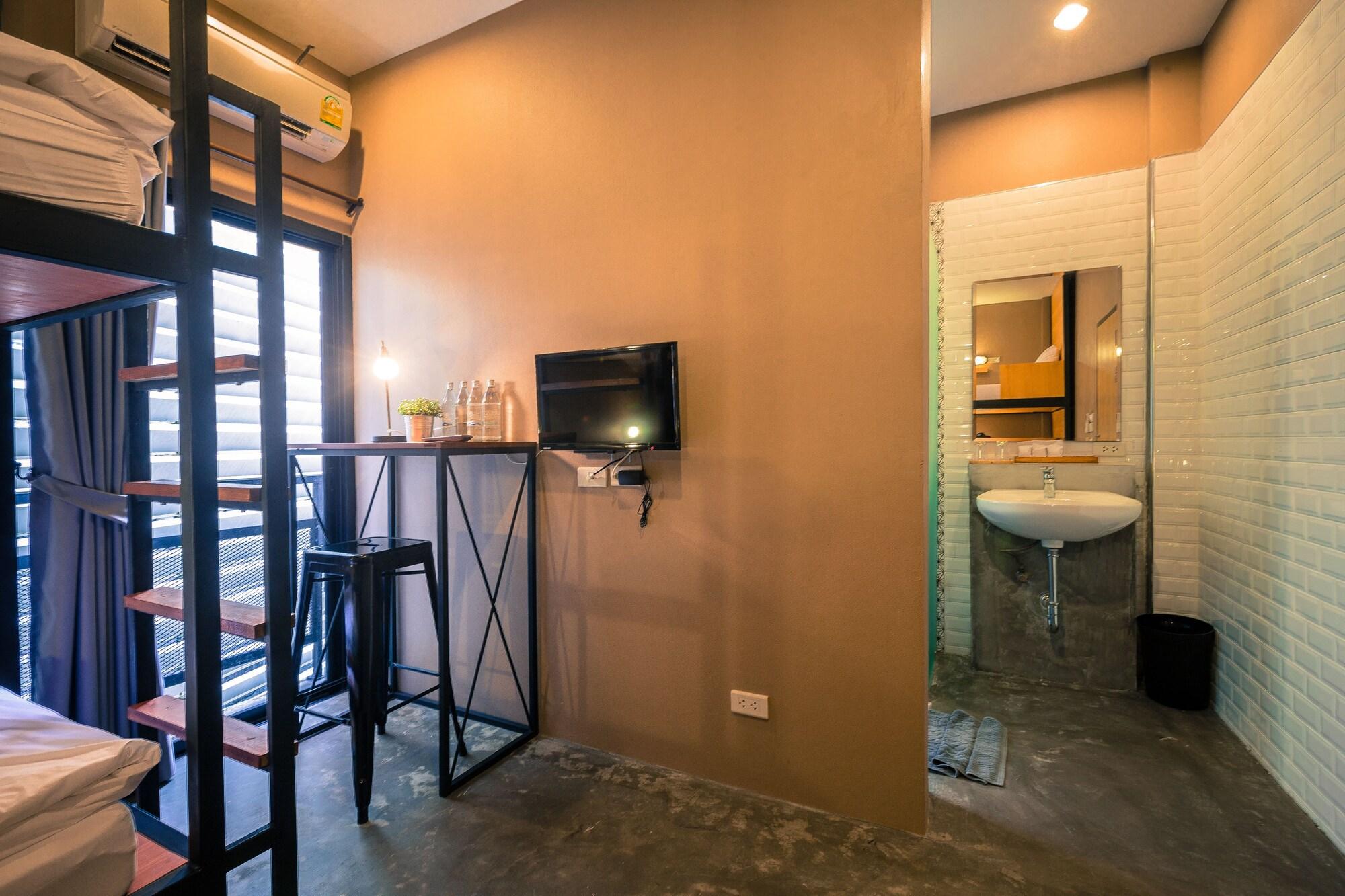 Srisuksant Square Hostel Krabi Exterior photo