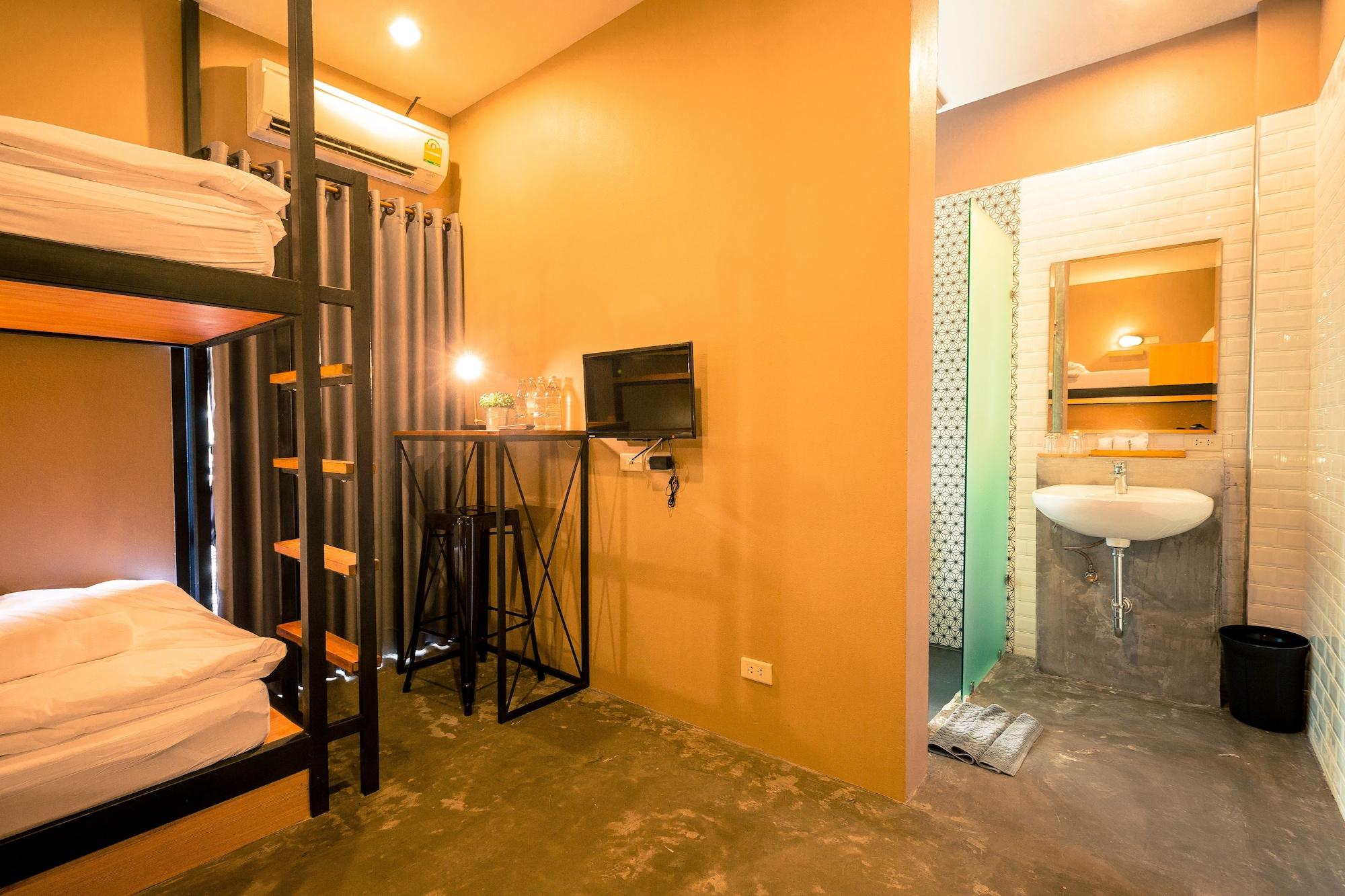 Srisuksant Square Hostel Krabi Exterior photo